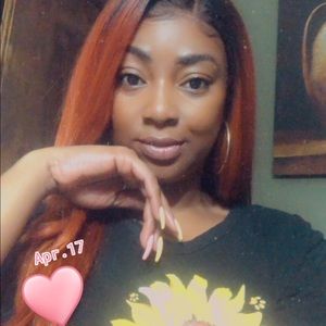 Meet your Posher, Monique